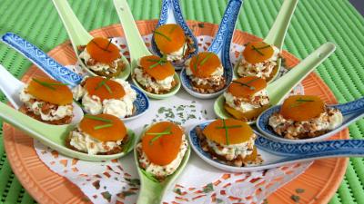 fixe chantilly : Cuillères d'abricots secs en amuse-gueule