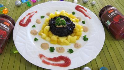 plat complet : Assiette de boudin aux pommes et ananas à la purée de framboises Vitabio
