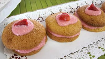 Pâques : Assiette de whoopie pies aux fraises