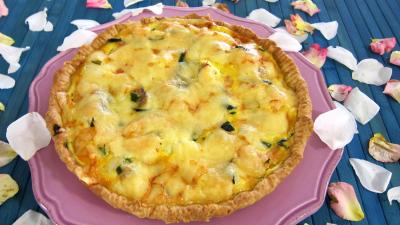 Poissons : Part de quiche aux crevettes et à la lotte