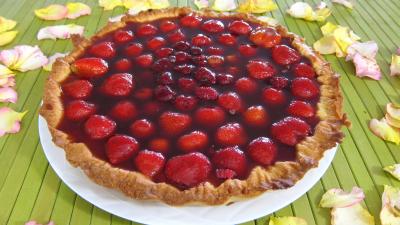 Recettes végétariennes : Tarte au fromage nature avec fraises et framboises