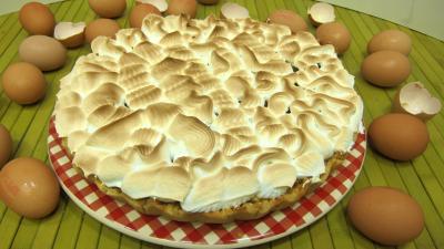 Dessert meringué : Tarte meringuée aux petite prunes