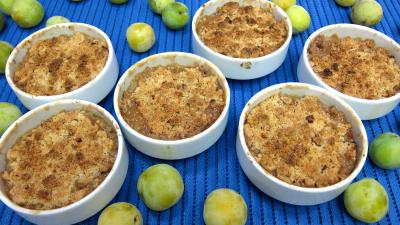 prune : Part de crumble aux prunes