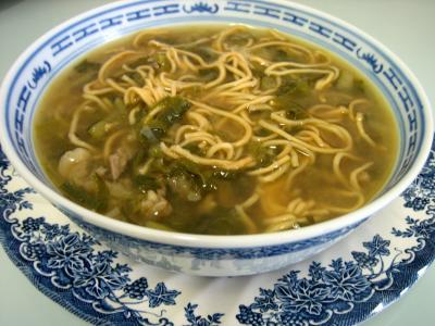Cuisine diététique : Bol de soupe de boeuf et nouilles façon chinoise