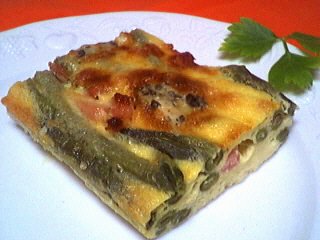 fourme d'ambert : Part de clafoutis aux haricots verts
