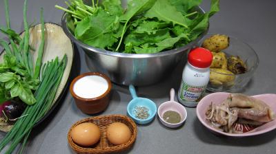 Ingrédients pour la recette : Purée à l'oseille avec ses encornets