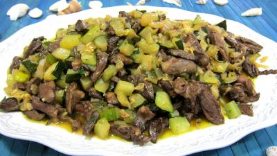 Ail : Plat de courgette et coeurs de canard à l'ail et au persil
