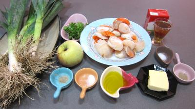 Ingrédients pour la recette : Coquilles Saint-Jacques à la honfleuraise (Normandie)