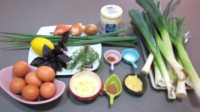 Ingrédients pour la recette : Fondue de poireaux aux oeufs fantômes 