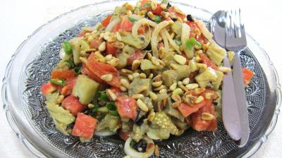 Image : Assiette d'aubergines en salade au sésame