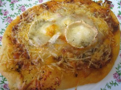 Image : Plat de minipizzas à la tomate et au chèvre 