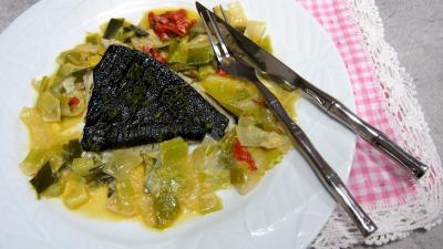 Poissons : Assiette de turbot vapeur et poireaux au chorizo