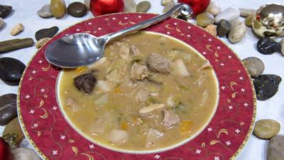 Image : Assiette de soupe de thon aux topinambours