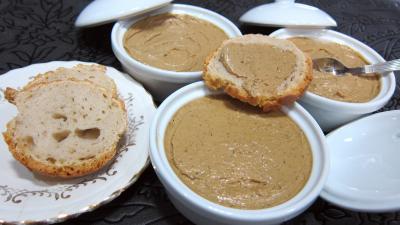 Entrées froides : Terrines de foies de volaille au Marsala