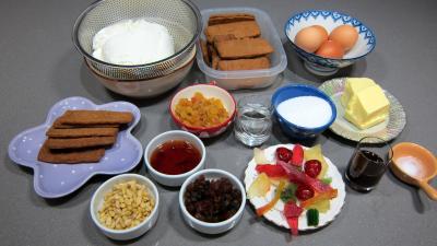 Ingrédients pour la recette : Gâteau fromage blanc aux spéculoos et ses fruits confits