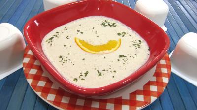sauce pour crudités : Ramequin de sauce au yaourt à l'orange