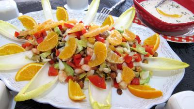 Entrées froides : Plat d'endives et orange, mandarine en salade