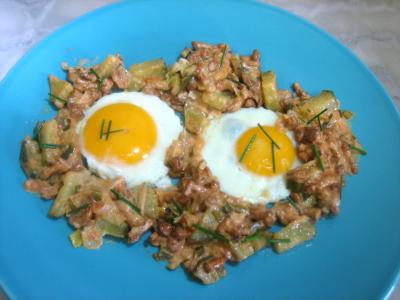 Cuisine diététique : Assiette d'oeufs au plat aux girolles