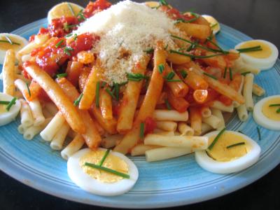 Pâtes alimentaires : Plat de macaronis aux oeufs