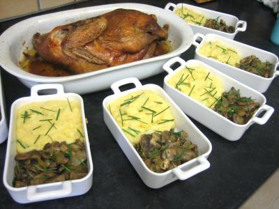 huile végétale : Pintade à la purée de maïs et champignons