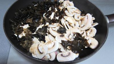 Oeufs au vin rouge et champignons - 5.3