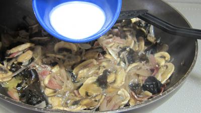Oeufs au vin rouge et champignons - 7.3