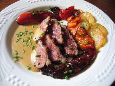 Plat en sauce : Assiette de magret de canard à la sauce moutarde
