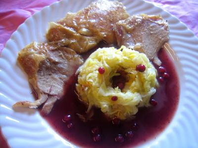 Cuisse de dinde au chou et à la sauce aux airelles - 11.2
