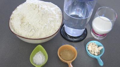 Ingrédients pour la recette : Pain sans pétrissage