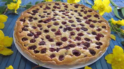 Desserts : Assiette de tarte aux framboises et noisettes