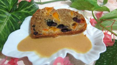 Desserts : Assiette de cake aux abricots et myrtille avec sa crème aux abricots et noix de coco