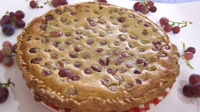 Desserts : Assiette de clafoutis aux raisins et au brousse