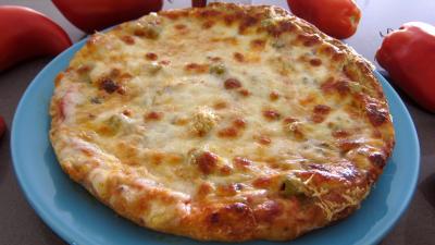 Recettes sans oeufs : Assiette de pizza margherita