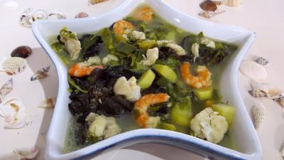 Cuisine diététique : Soupière de soupe de lotte d'automne aux légumes