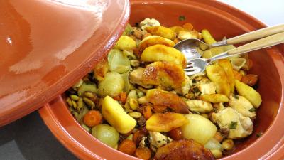 Volailles et gibiers : Tagine de blancs de poulet aux pommes