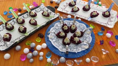Image : Cuillères d'antipasti au beurre de roquefort