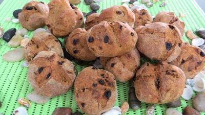 Saint Valentin : Petits pains de seigle aux raisins ou benoîtons