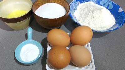 Ingrédients pour la recette : Génoise