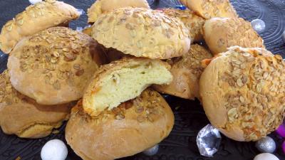 sucre cristallisé : Boules de pain au brie