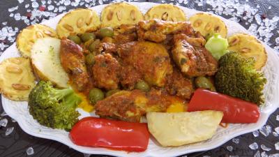 Image : Assiette de poulet sauté et ses toasts pois chiches