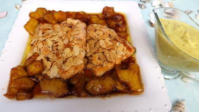 Amande effilée : Assiette de filets de truite aux amandes et ananas