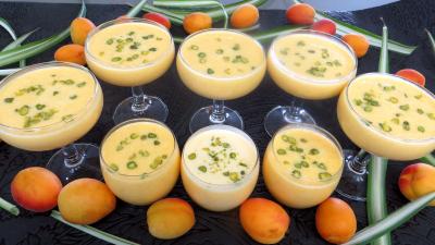 Printemps : Verres de boisson abricots et noix de coco