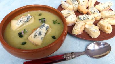 Pour débutants : Bol de crème de panais au bleur d'Auvergne
