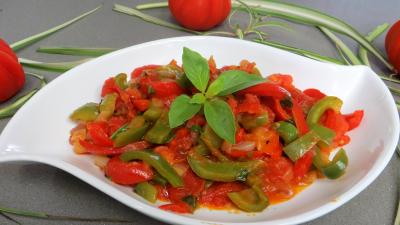 tomate : Plat de poivrons aux tomates