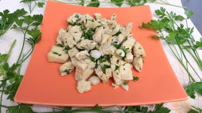 Pour débutants : Plat de blancs de poulet sautés dauphinois