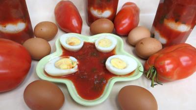Légumes : Coupelle de sauce tomates aux oeufs