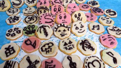 Anniversaire : Palets à la pâte d'amande décorés