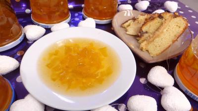 petit déjeuner : Bocaux et coupelles de confiture de pastèques