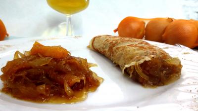 Recettes végétariennes : Assiette de crêpe à la confiture d'oignons
