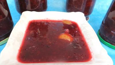 Confitures : Ramequin de compote de fruits d'été